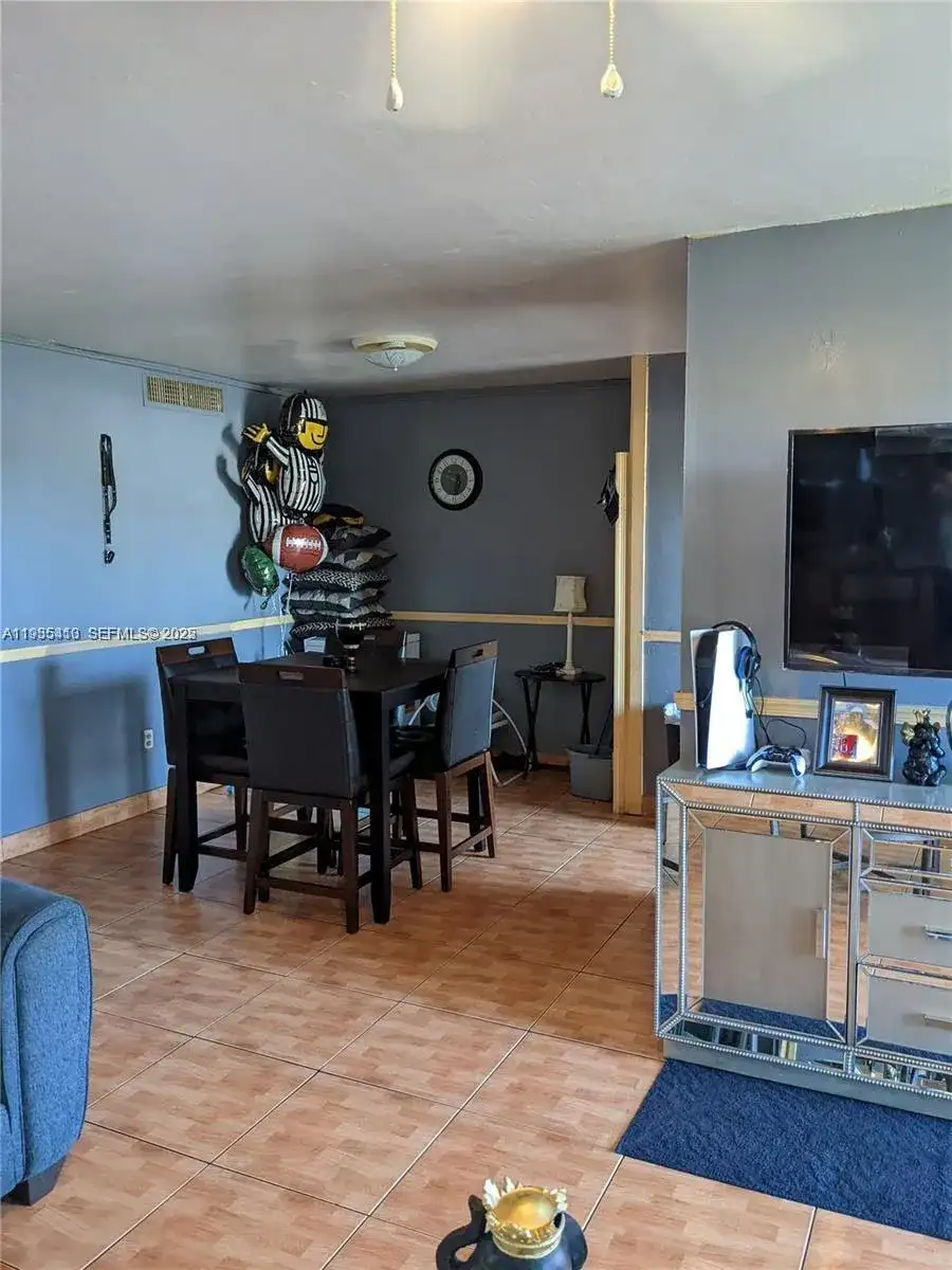65 NE 202nd Ter # Q27, Miami Gardens FL 33179 photo 2