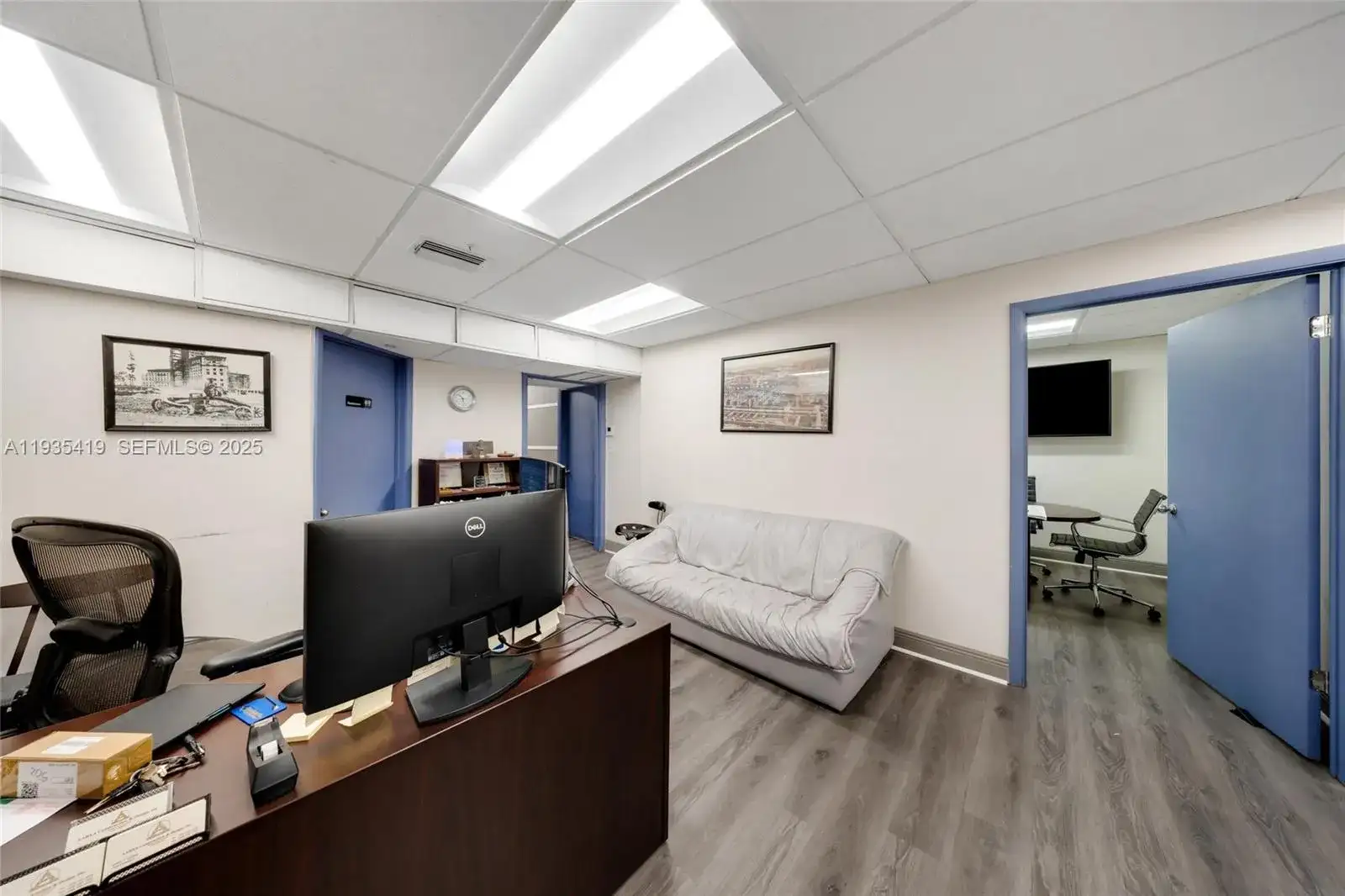 7657 NW 50th St, Miami FL 33166 photo 3