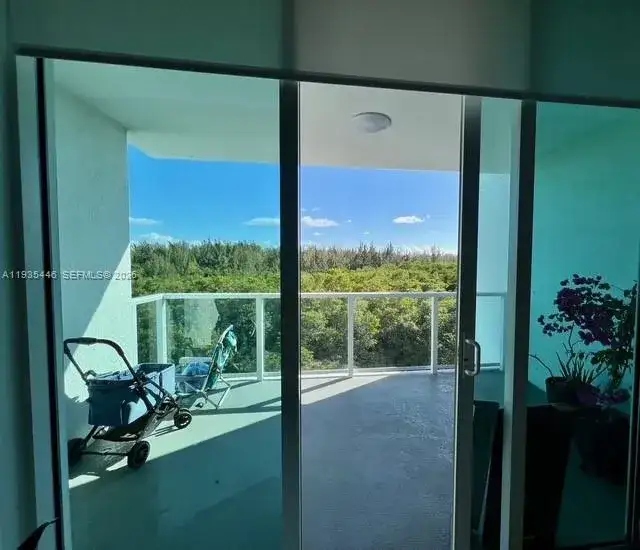 14951 Royal Oaks Ln # 505, North Miami FL 33181 photo 4