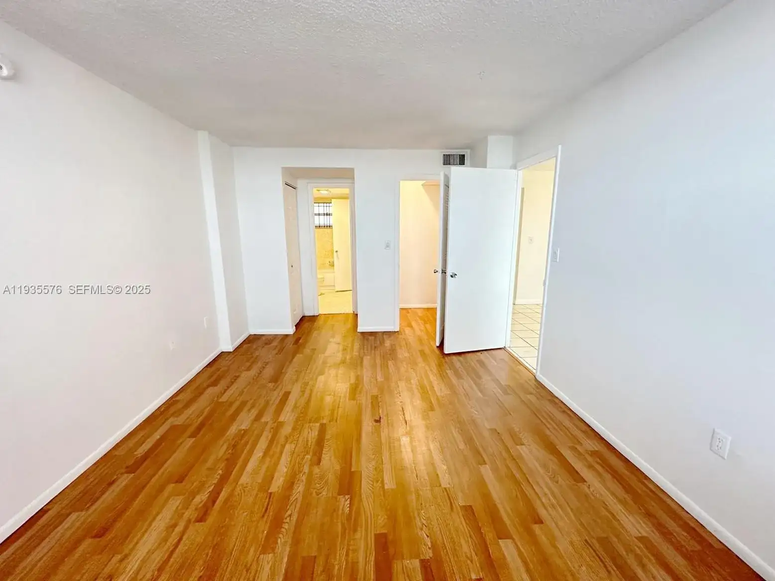 15600 NW 7th Ave # 606, Miami FL 33169 photo 4