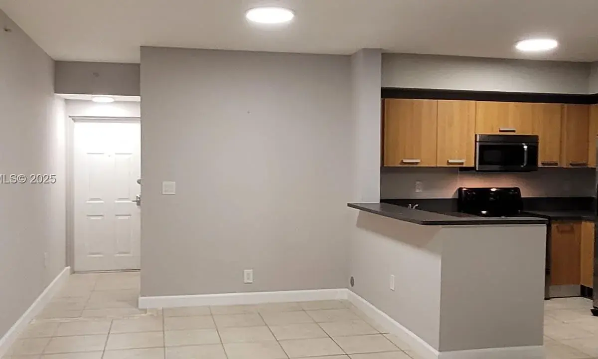 471 NE 25th St # 202, Miami FL 33137