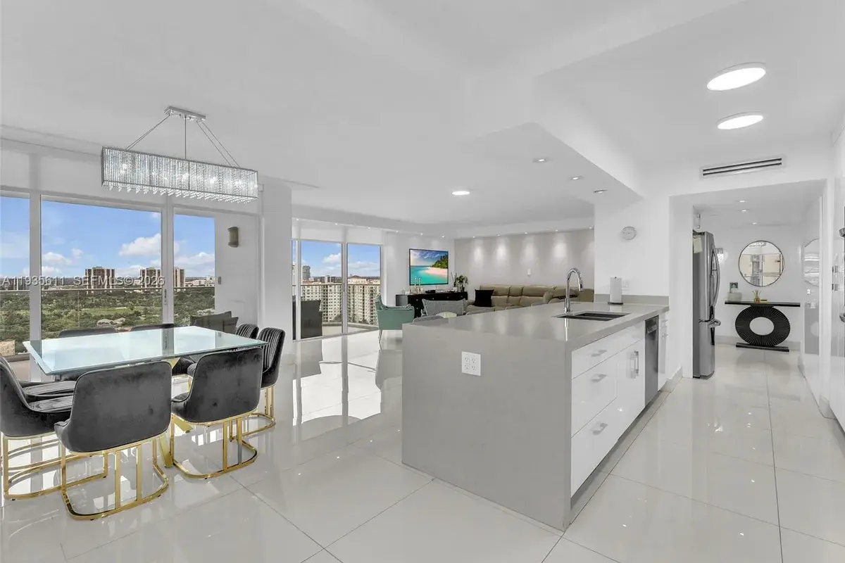 19707 Turnberry Way # 21D, Aventura FL 33180