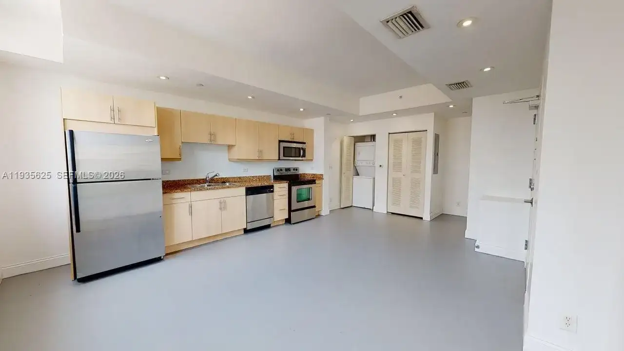 111 E Flagler St # 810, Miami FL 33131 photo 2