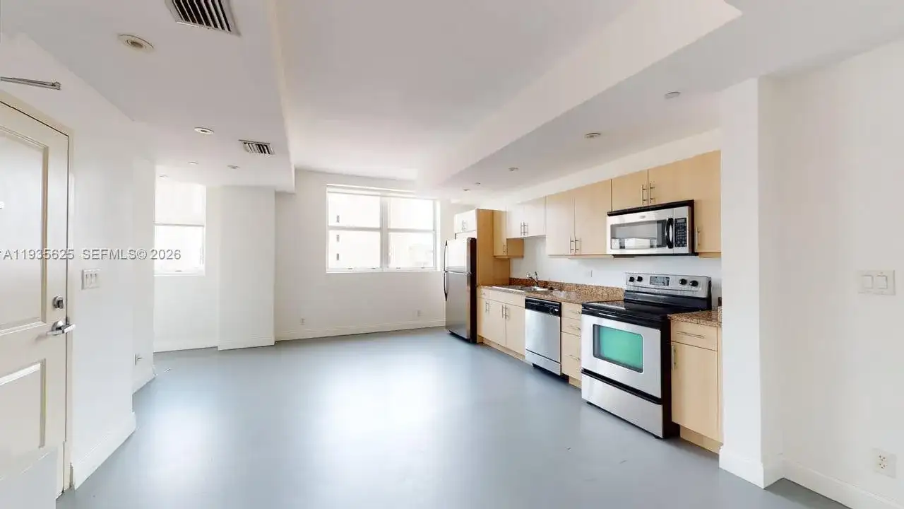 111 E Flagler St # 810, Miami FL 33131 photo 4