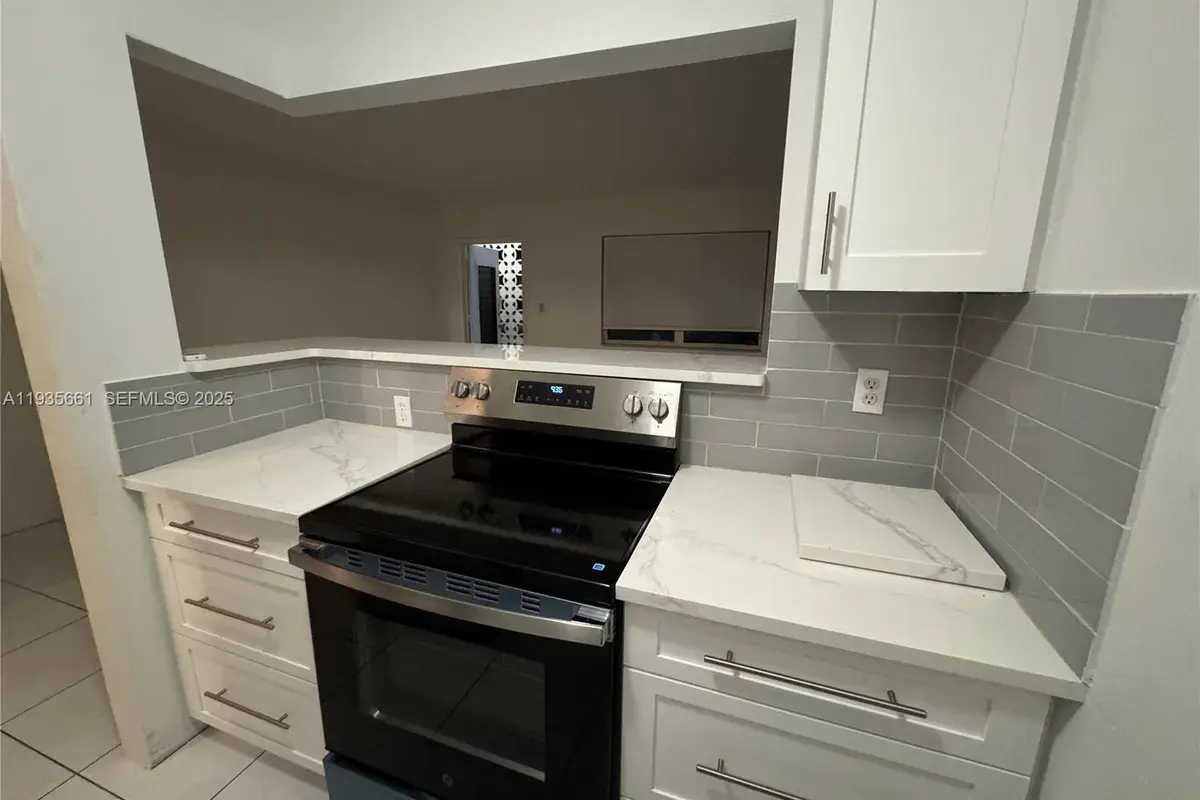 2020 NE 51st Ct # 106, Fort Lauderdale FL 33308