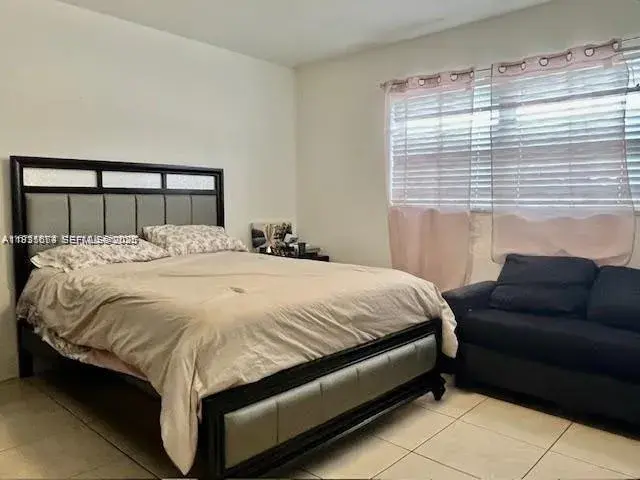 12890 NE 8th Ave # 102, North Miami FL 33161