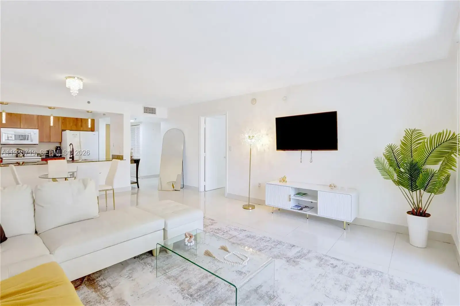 1200 Brickell Bay Dr # 2504, Miami FL 33131 photo 2