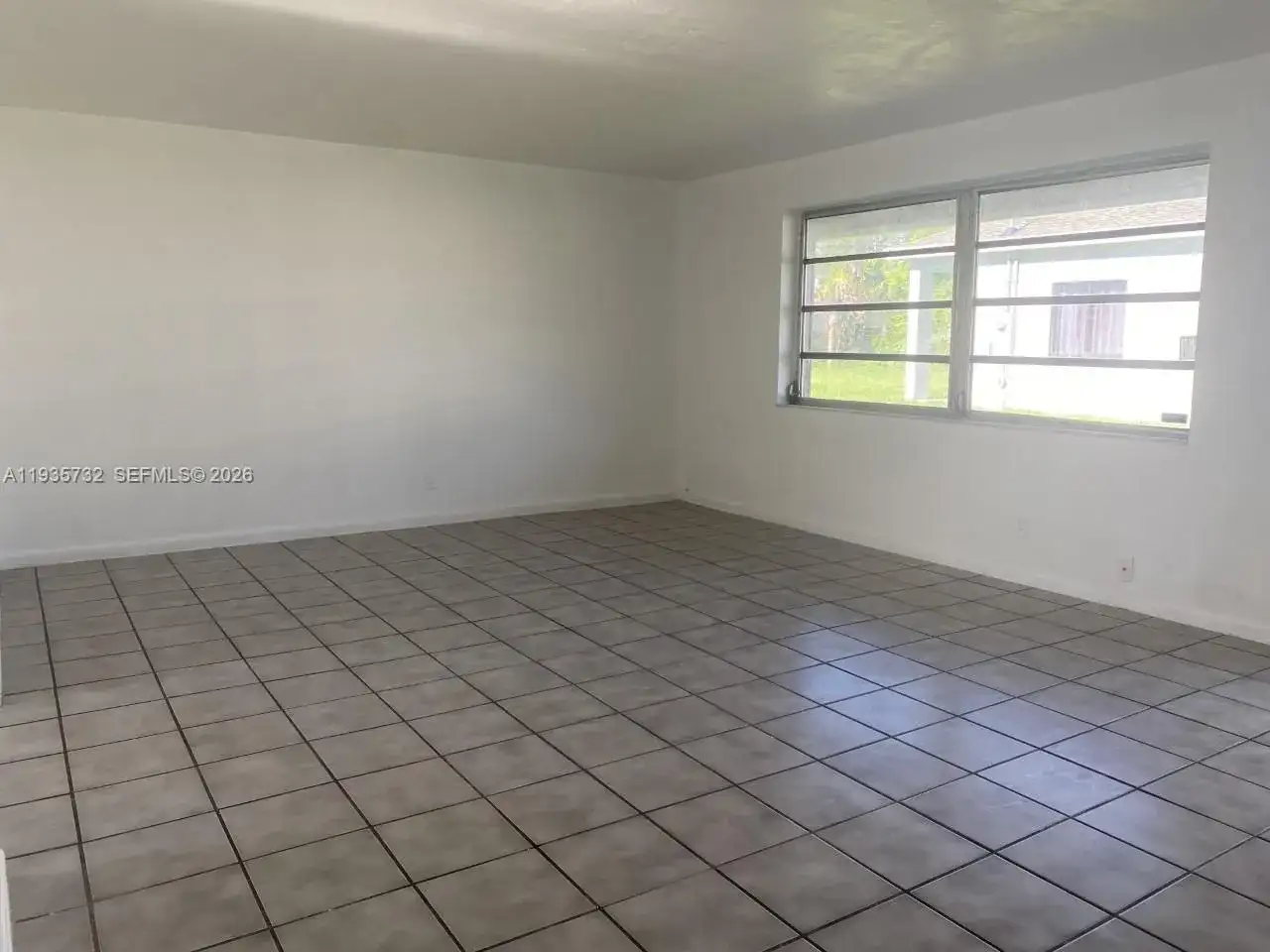 5904 SW 27th St, West Park FL 33023 photo 2