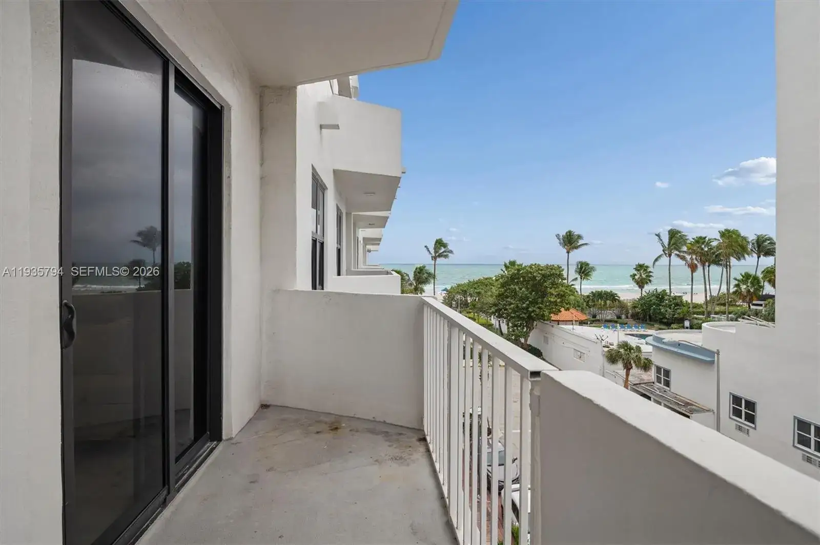2 bedroom 2 bath Residential for sale at 4301 Collins Ave # 403, Miami Beach FL 33140
