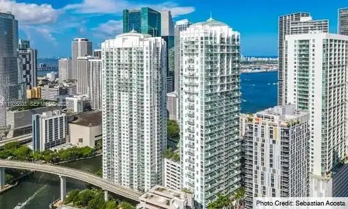 41 SE 5th St # 1517, Miami FL 33131 photo 4