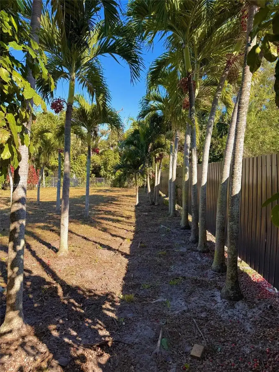 11741 NE 13th Ave, Miami FL 33161 photo 3