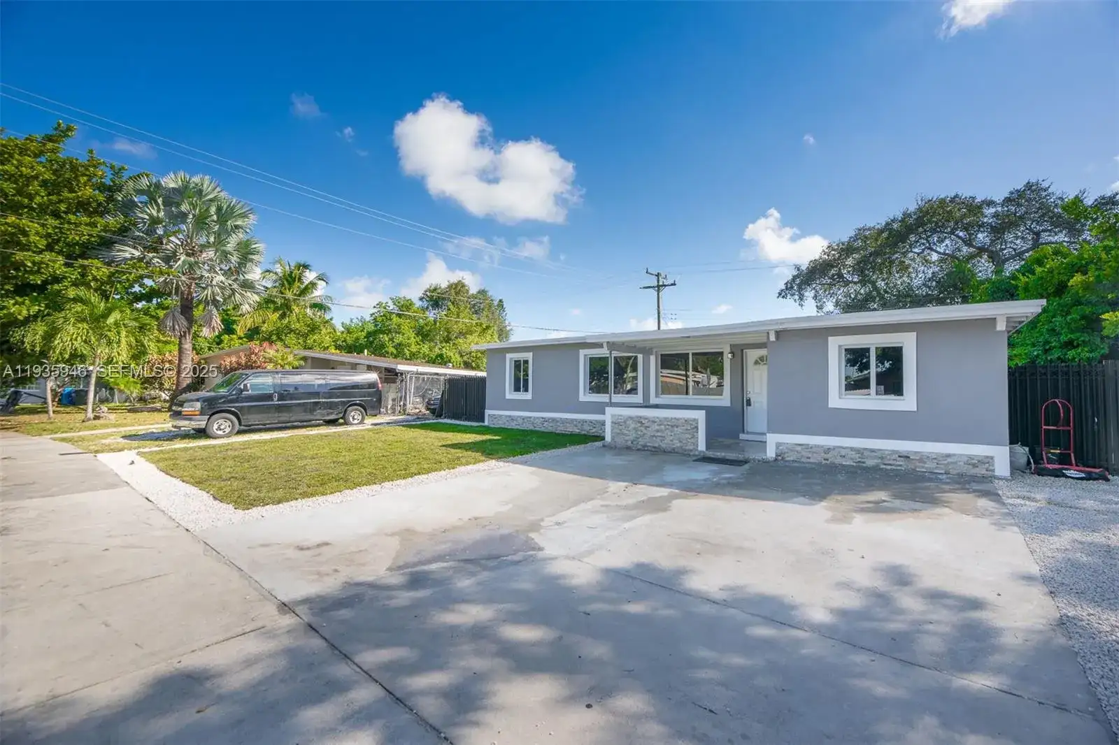 3510 SW 39th St, West Park FL 33023 photo 3