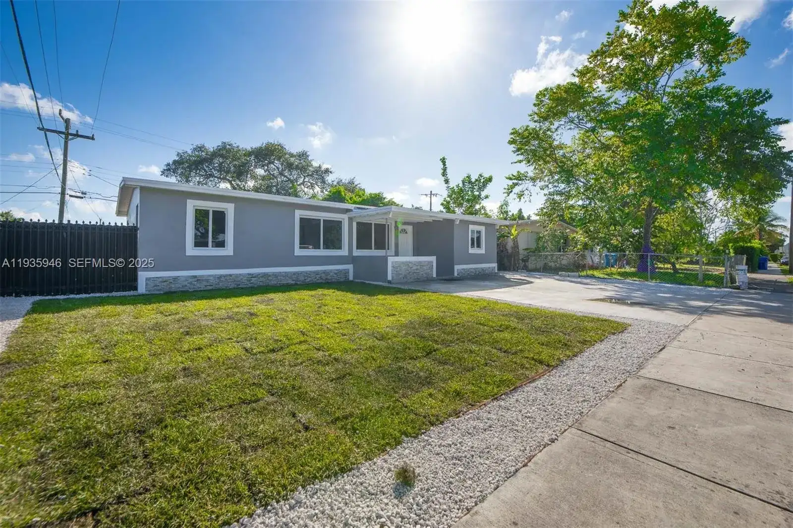 3510 SW 39th St, West Park FL 33023 photo 5