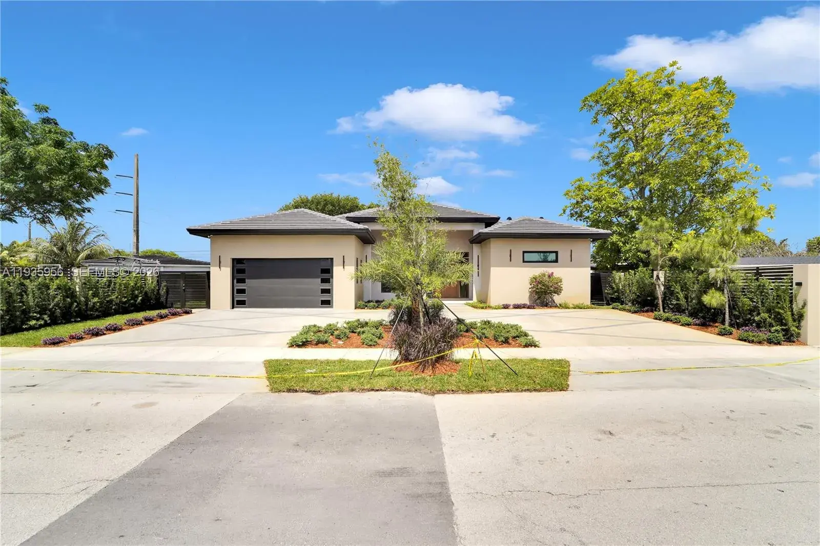 1130 SW 86th Ct, Miami FL 33144