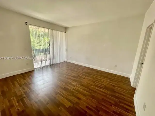 9173 Fontainebleau Blvd # 3, Miami FL 33172 photo 4
