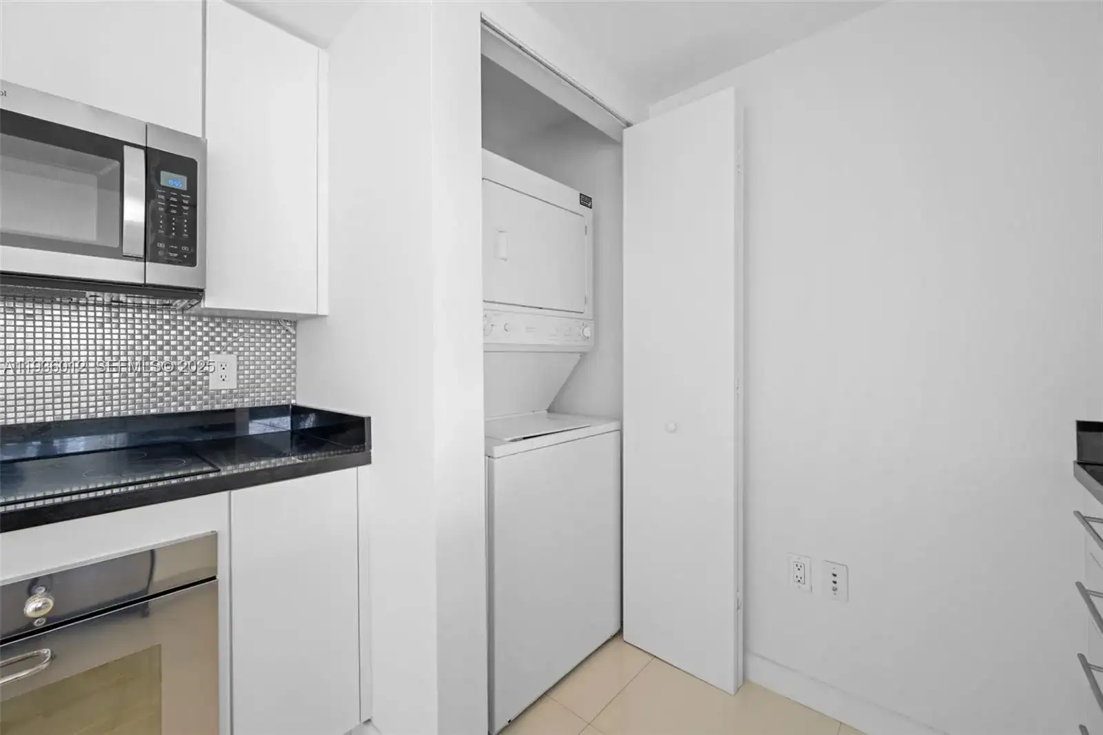 92 SW 3rd St # 3902, Miami FL 33130 photo 3
