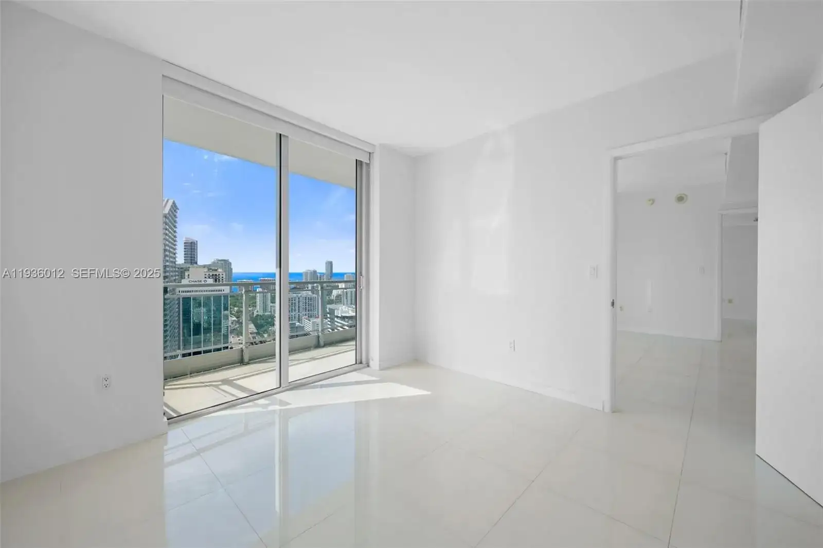 92 SW 3rd St # 3902, Miami FL 33130 photo 5