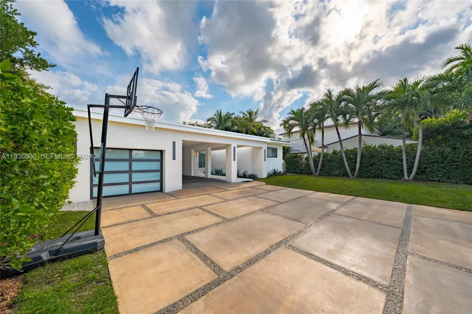 3141 N Bay Rd, Miami Beach FL 33140