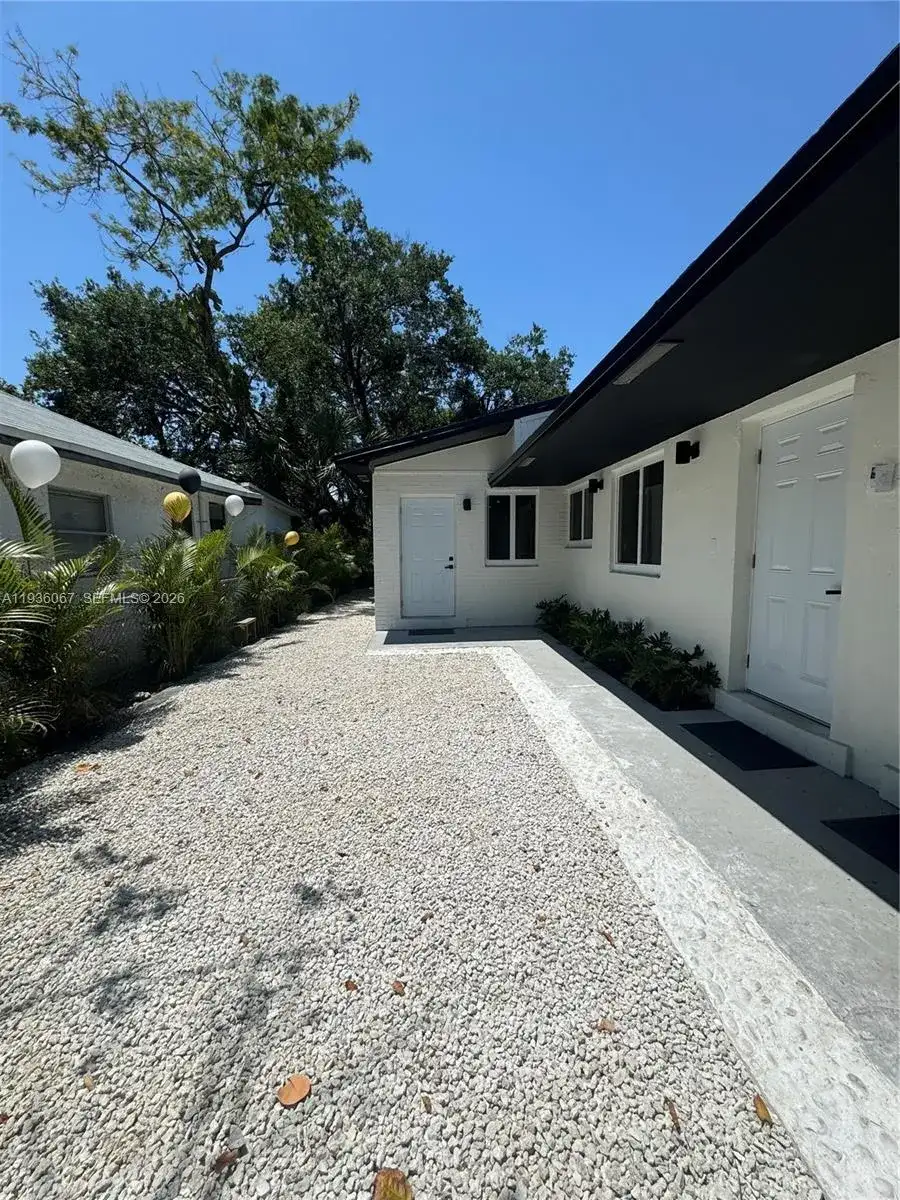111 NW 7th Ave, Dania Beach FL 33004 photo 4