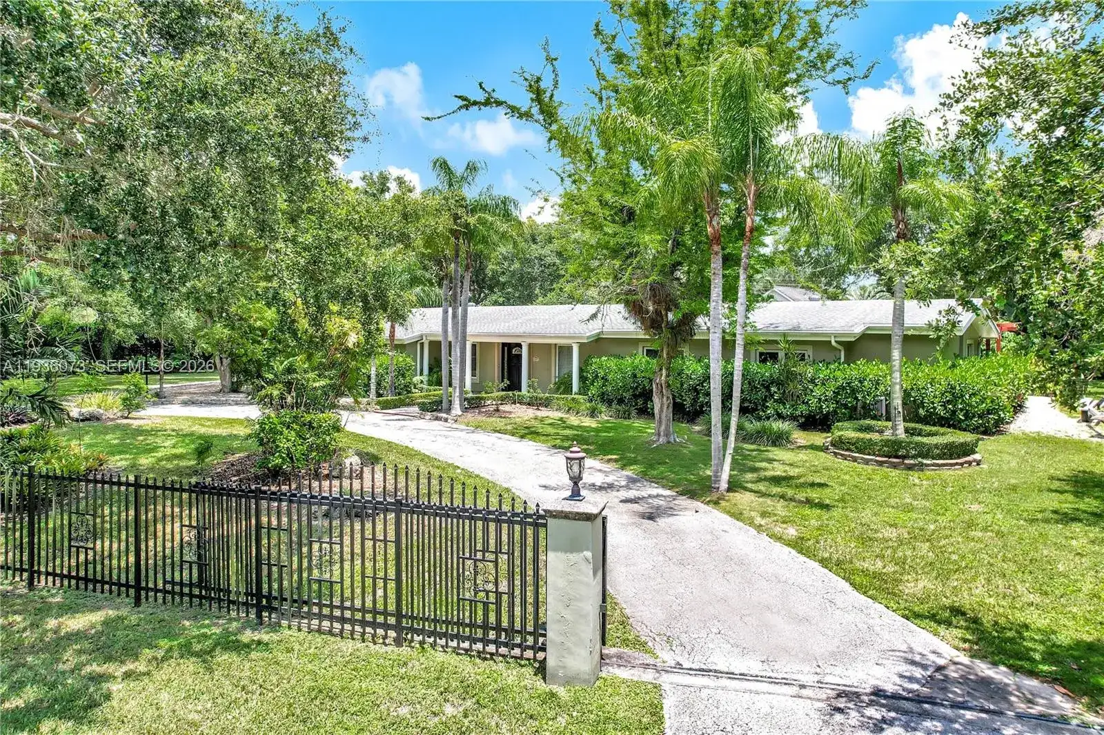 6551 SW 126th St, Pinecrest FL 33156 photo 2