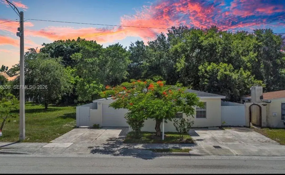 1220 N Andrews Ave, Fort Lauderdale FL 33311