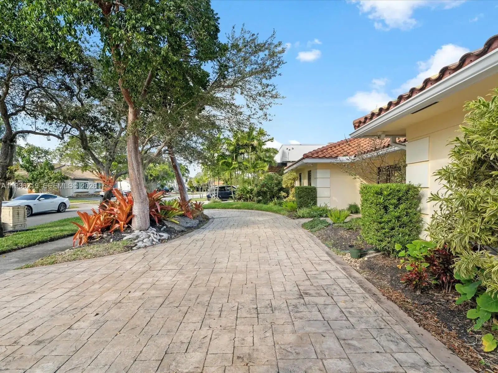 21151 NE 22nd Ct, Miami FL 33180 photo 5