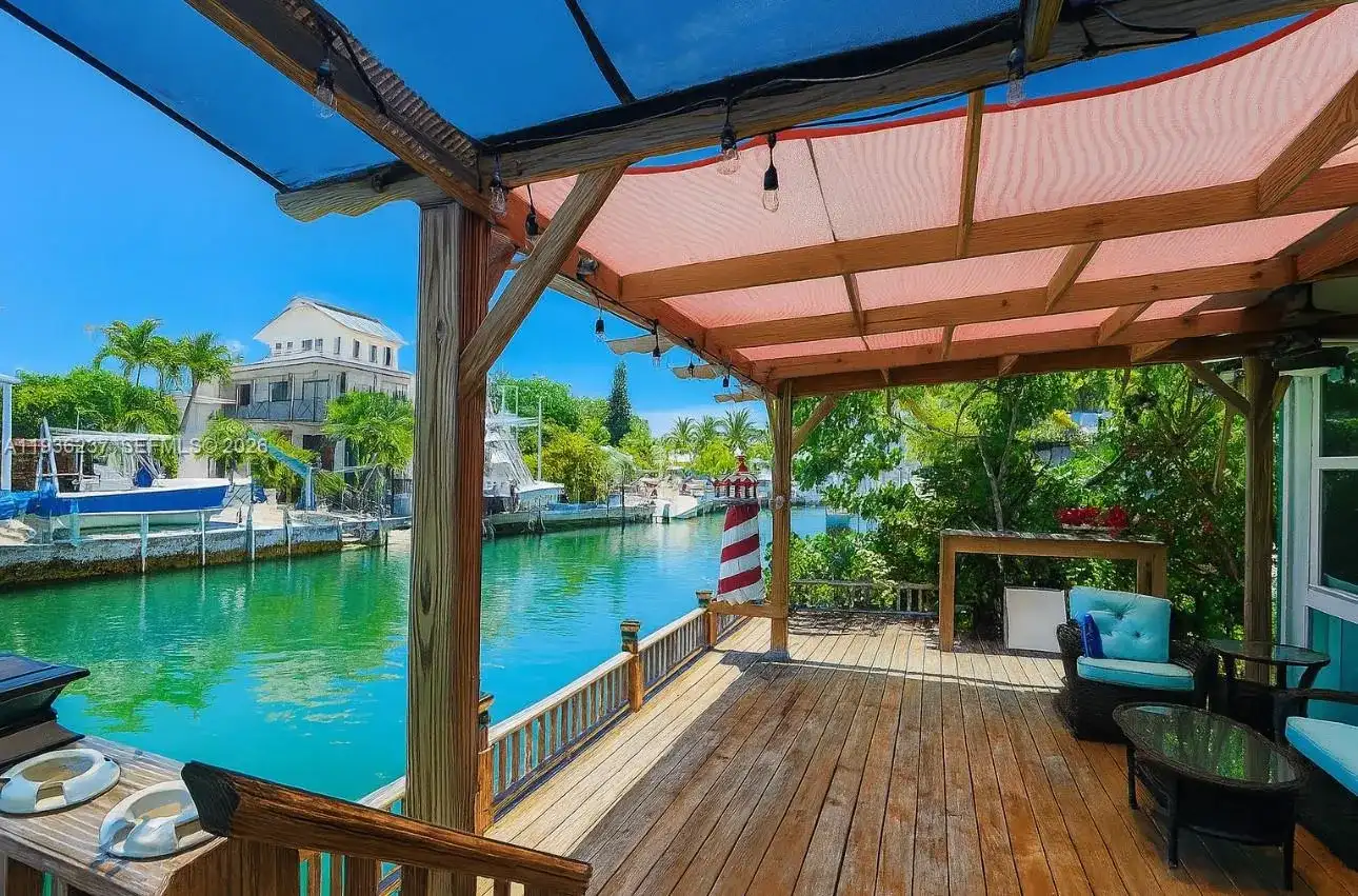 715 E Caribbean Dr E, Lower Keys FL 33042
