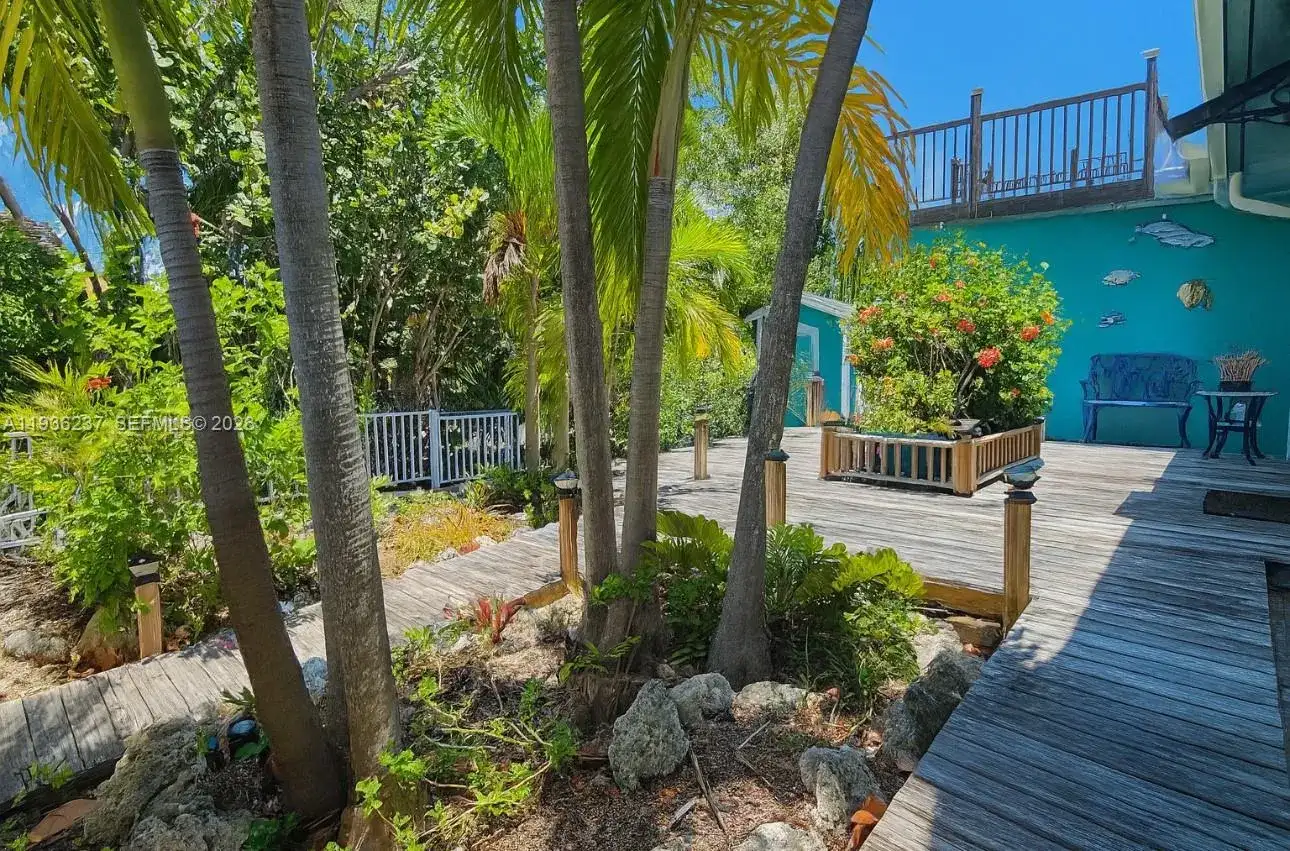 715 E Caribbean Dr E, Lower Keys FL 33042 photo 3