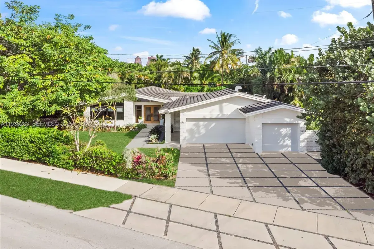 2132 Middle River Dr, Fort Lauderdale FL 33305