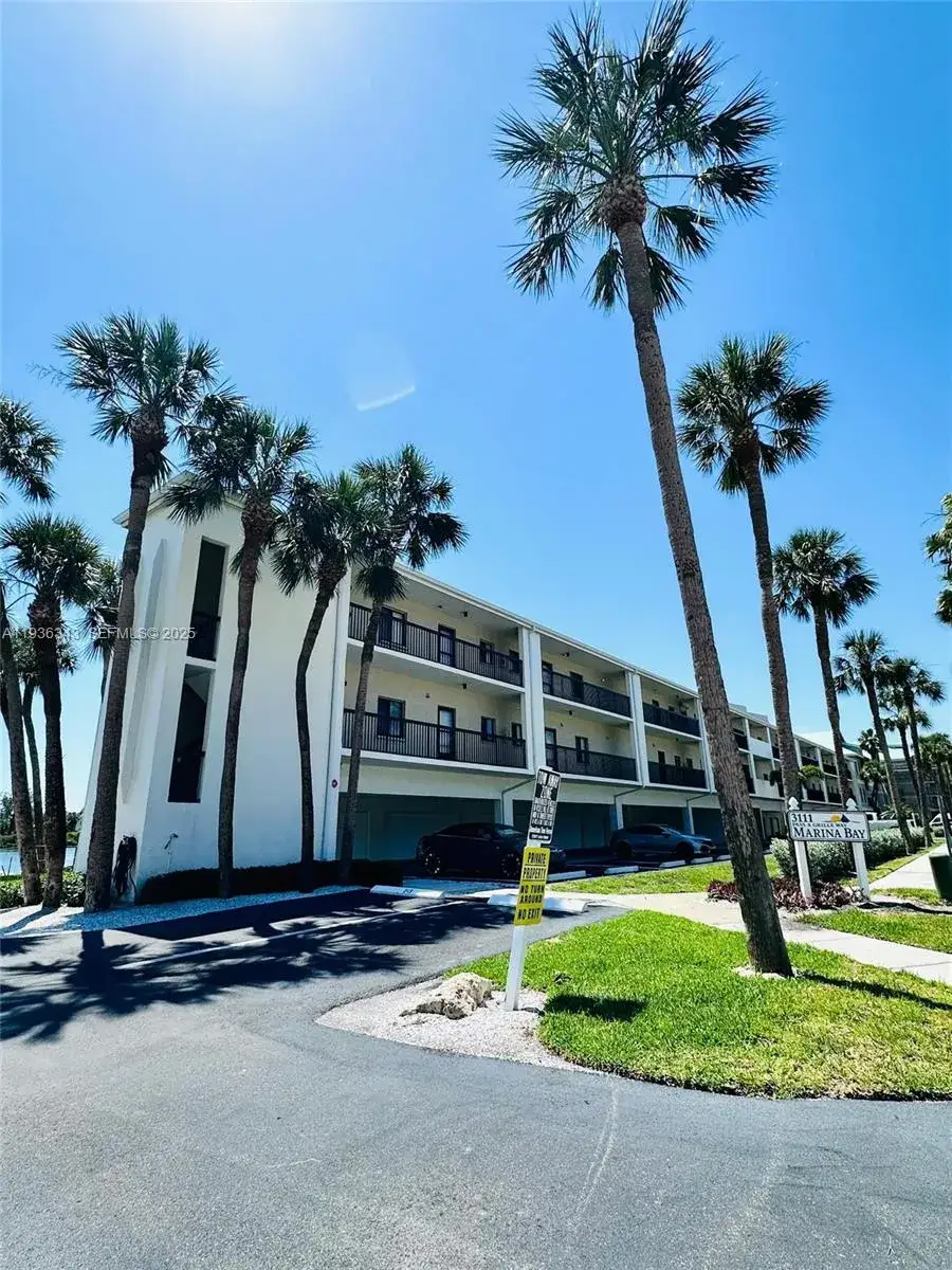 3111 Pass A Grille Way # 110, St Petersburg FL 33706