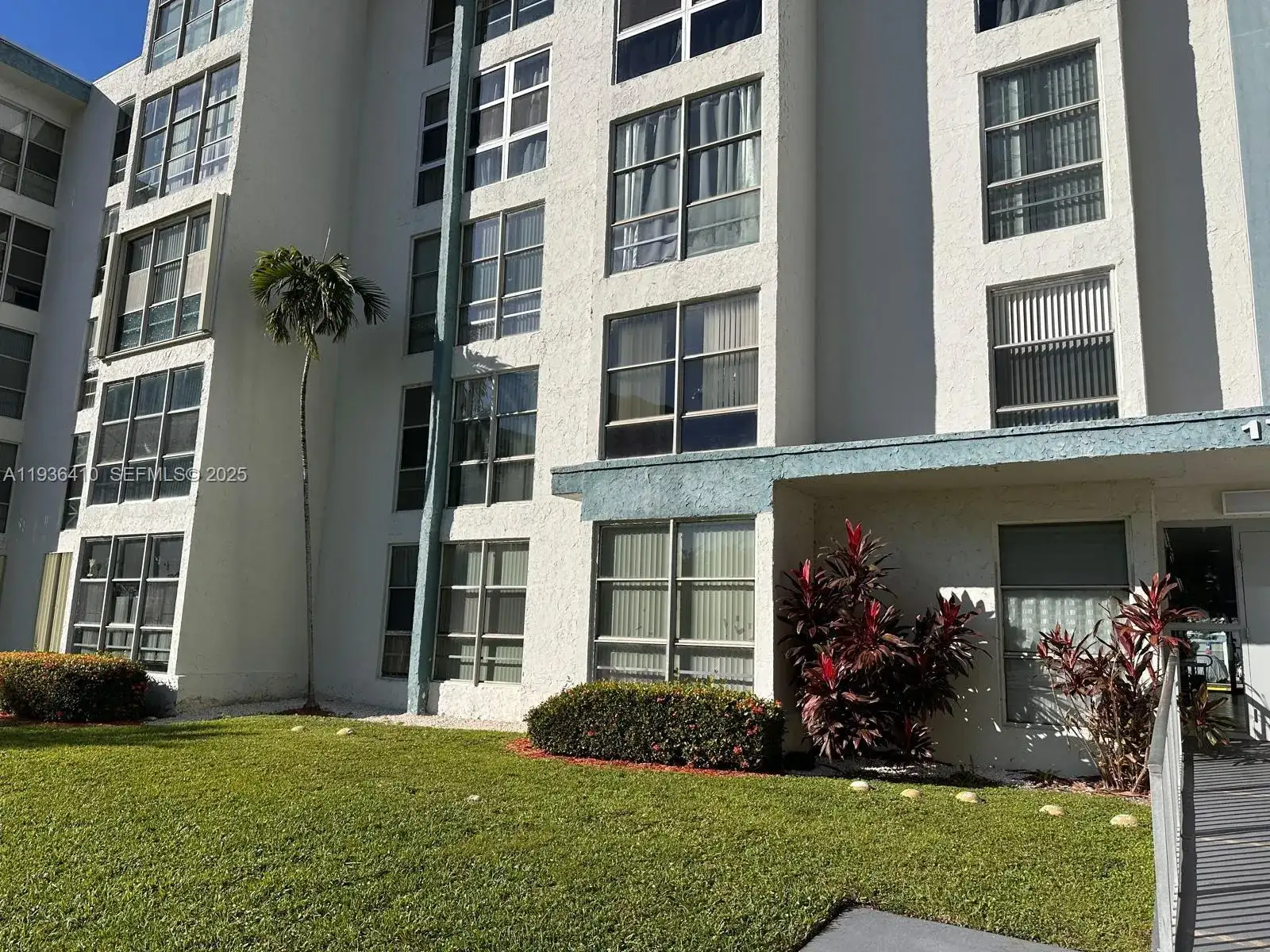 17560 Atlantic Blvd # 109, Sunny Isles Beach FL 33160 photo 2