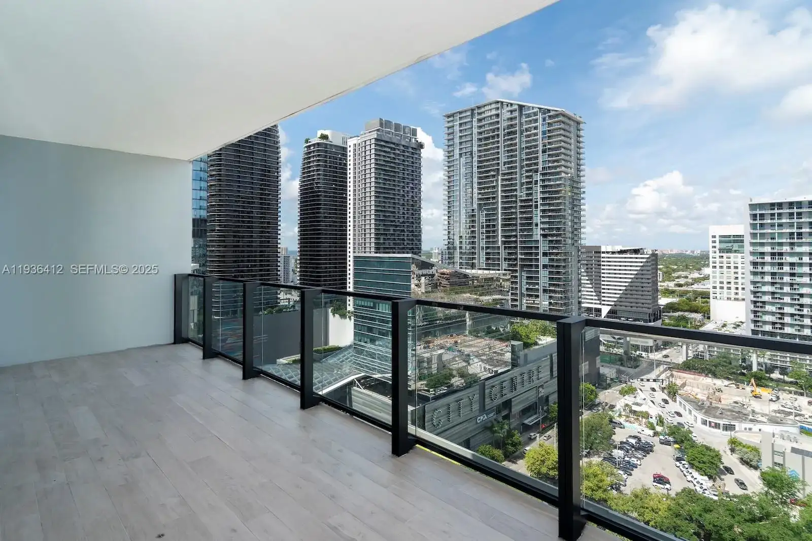 68 SE 6th St # 2010, Miami FL 33131 photo 2