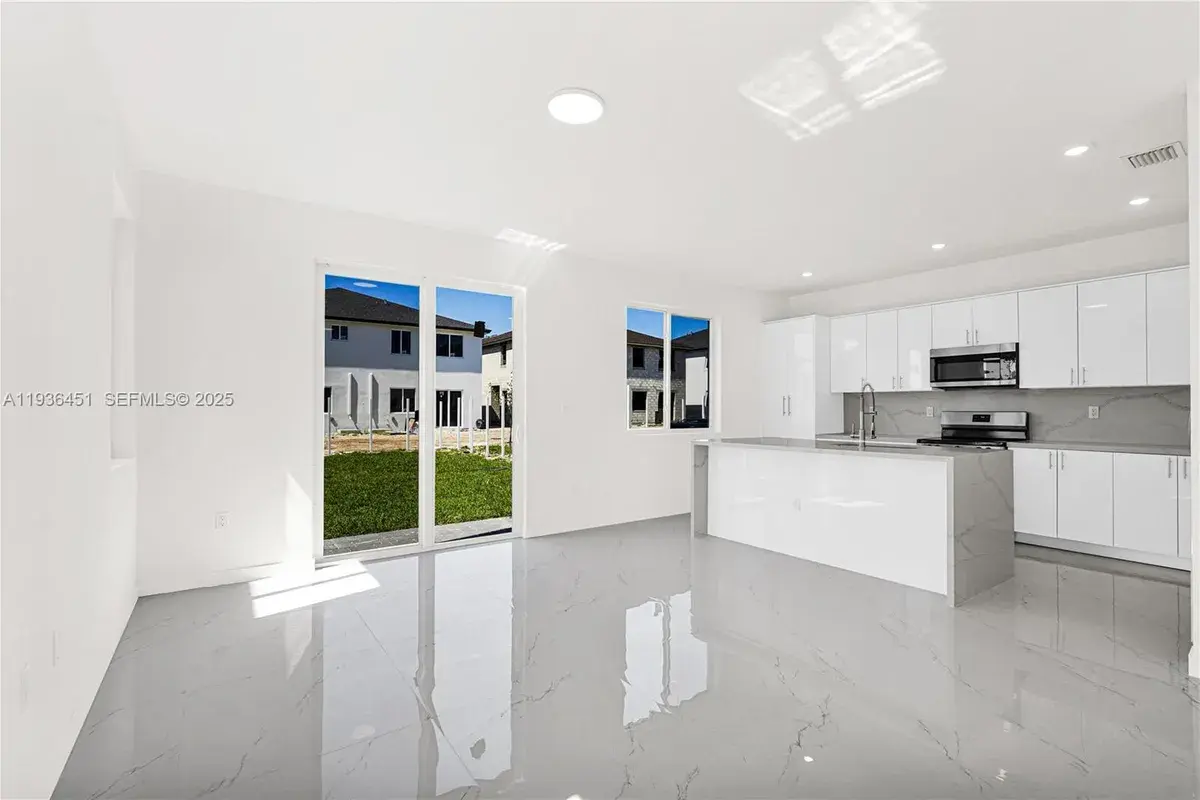 22485 SW 125th Ave # 16A, Miami FL 33170