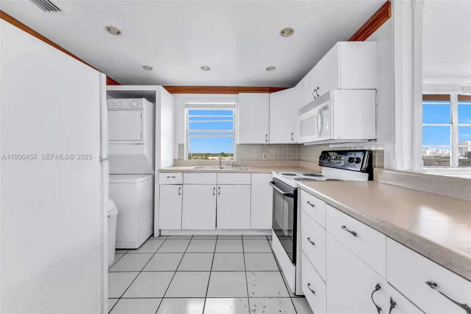 2025 NE 164th St # 809, North Miami Beach FL 33162 photo 3