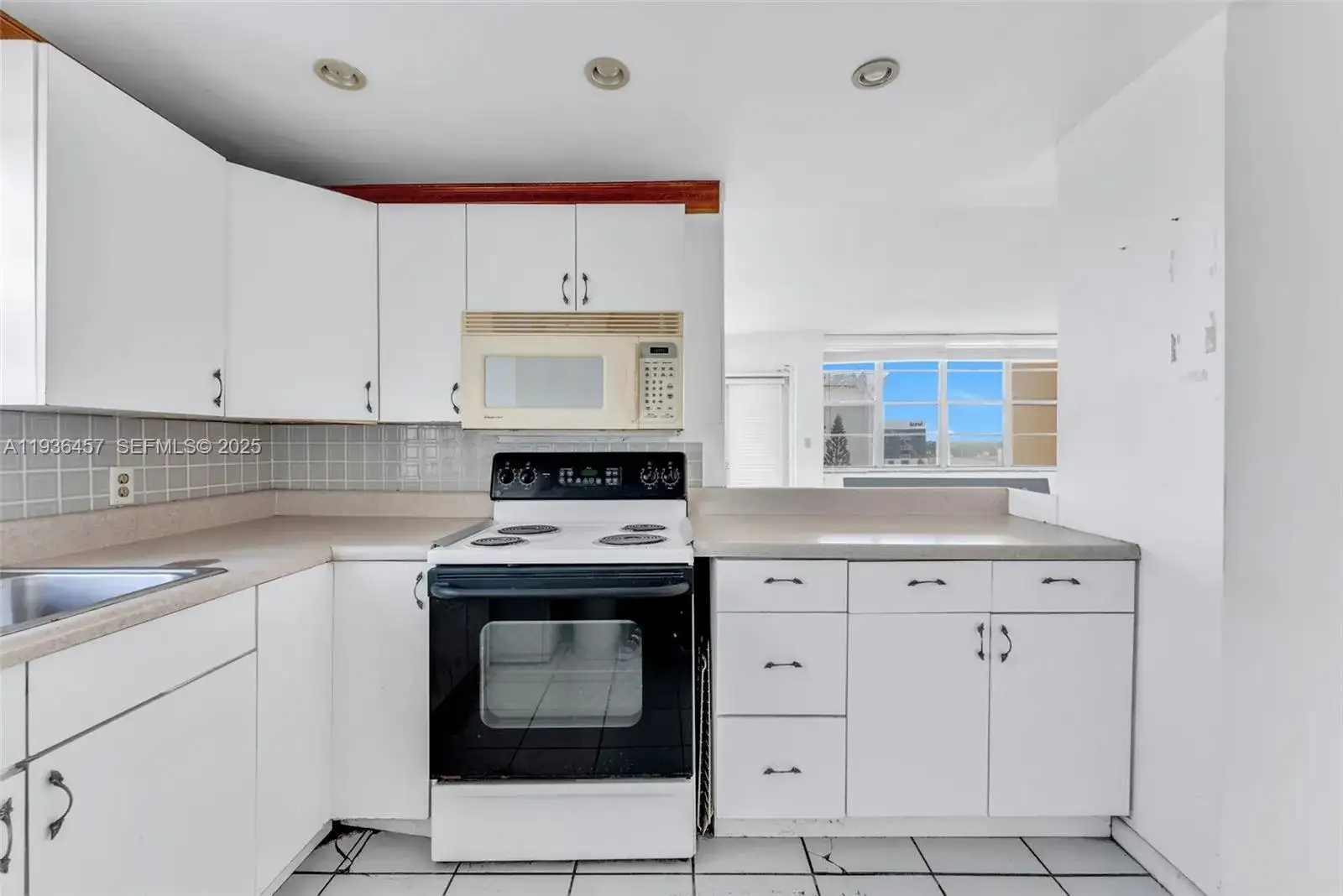 2025 NE 164th St # 809, North Miami Beach FL 33162 photo 5
