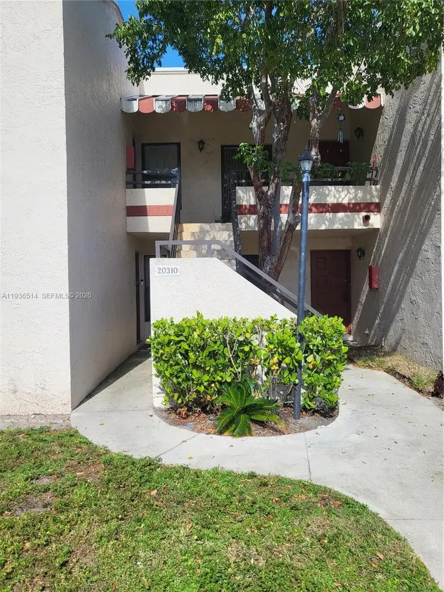 20310 NE 3rd Ct # 2, Miami FL 33179 photo 2
