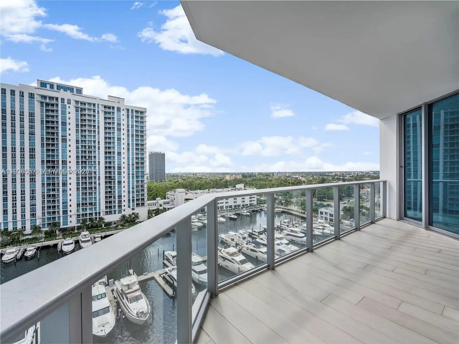 17301 Biscayne Blvd # 1105, North Miami Beach FL 33160 photo 3