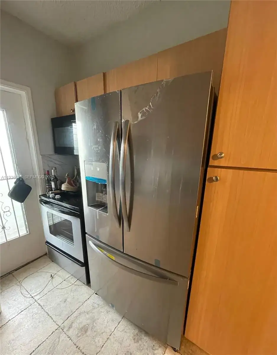 8420 Byron Ave # 3, Miami Beach FL 33141 photo 2