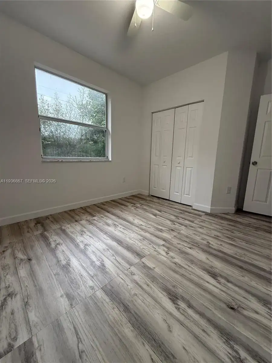 2415 NE 42nd Ave, Homestead FL 33033 photo 3