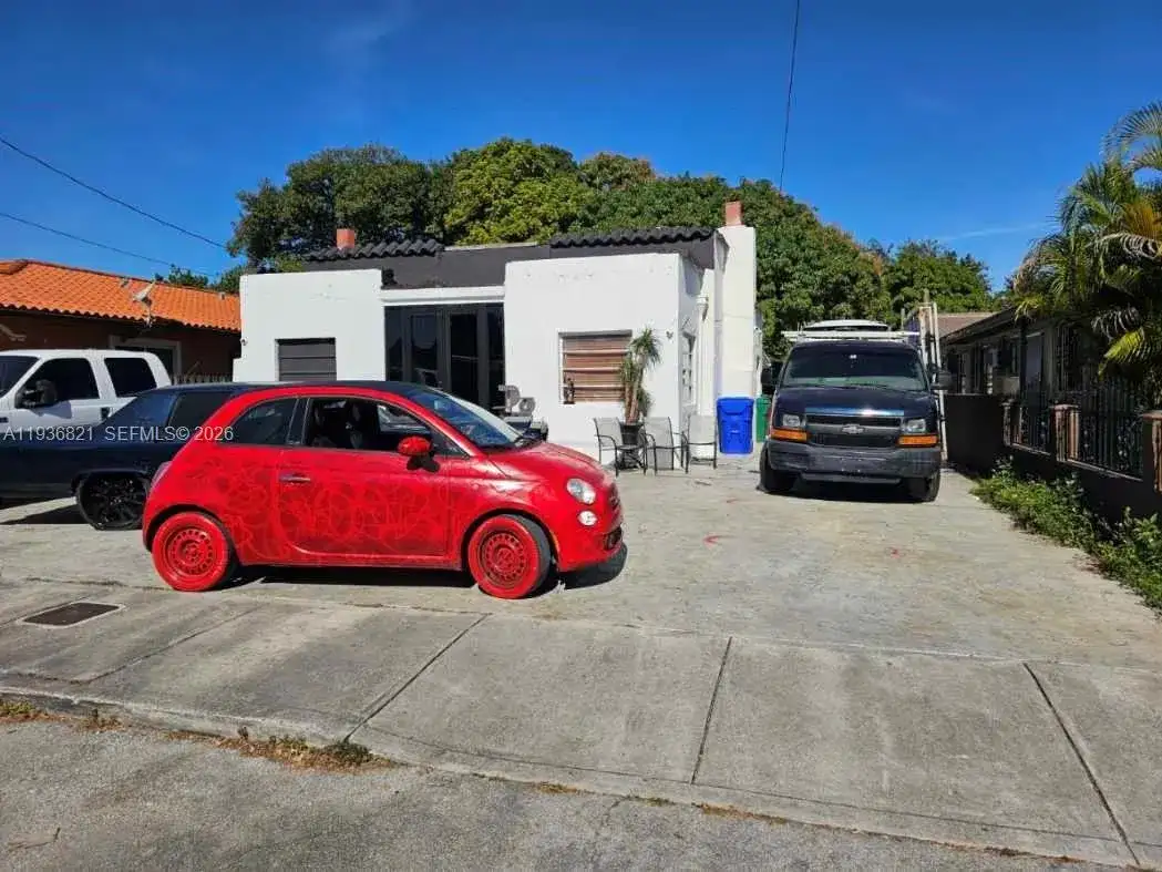 1829 NW 5th St, Miami FL 33125 photo 3