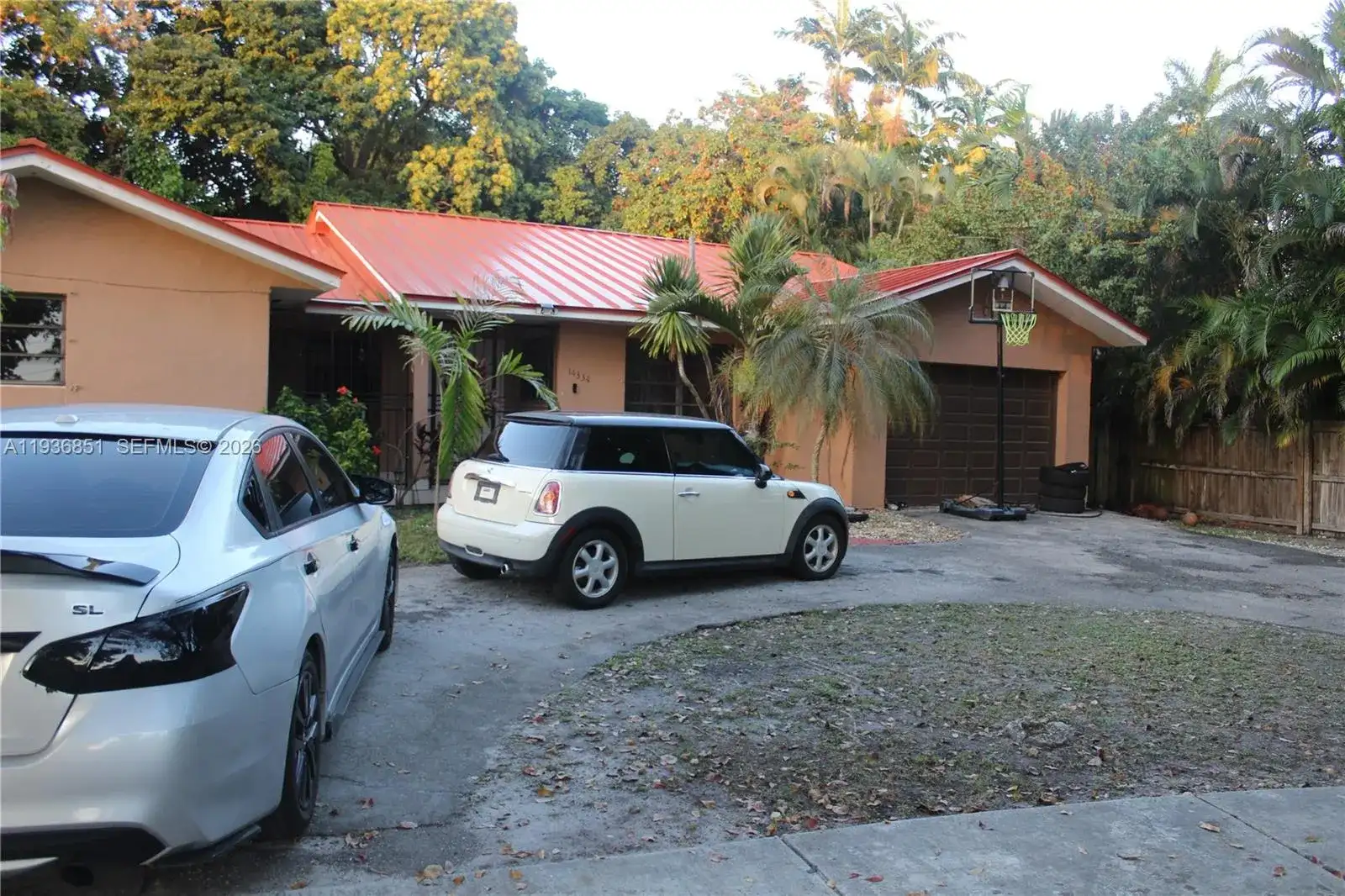 14334 NE 2nd Pl, Miami FL 33161 photo 2