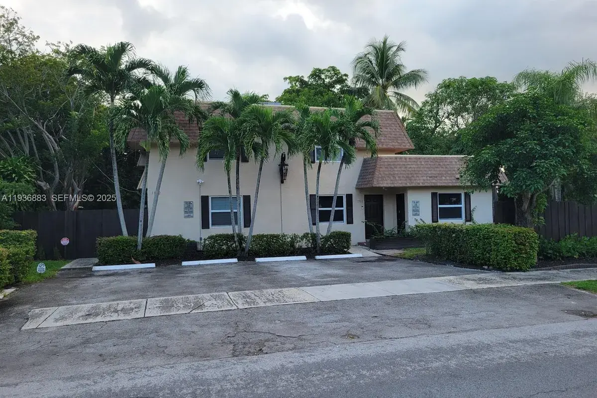 1300 NW 4th Ave # B, Fort Lauderdale FL 33311