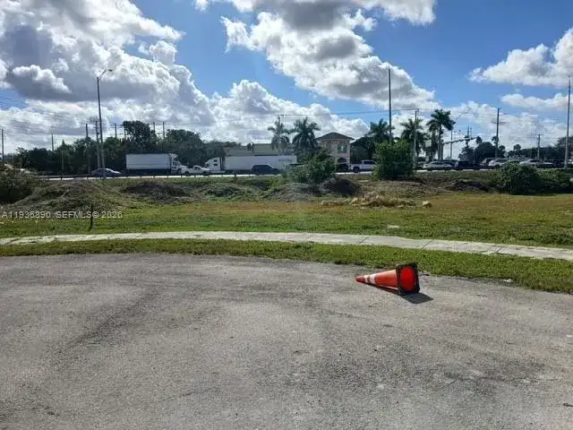550 SW 136th Pl, Miami FL 33184 photo 3