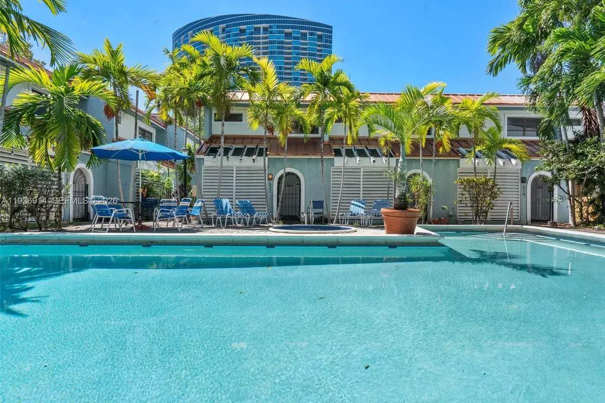 523 NE 38th St # 6, Miami FL 33137