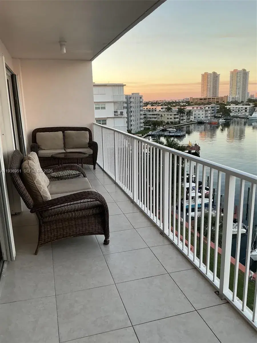 400 Golden Isles Dr # 55, Hallandale Beach FL 33009