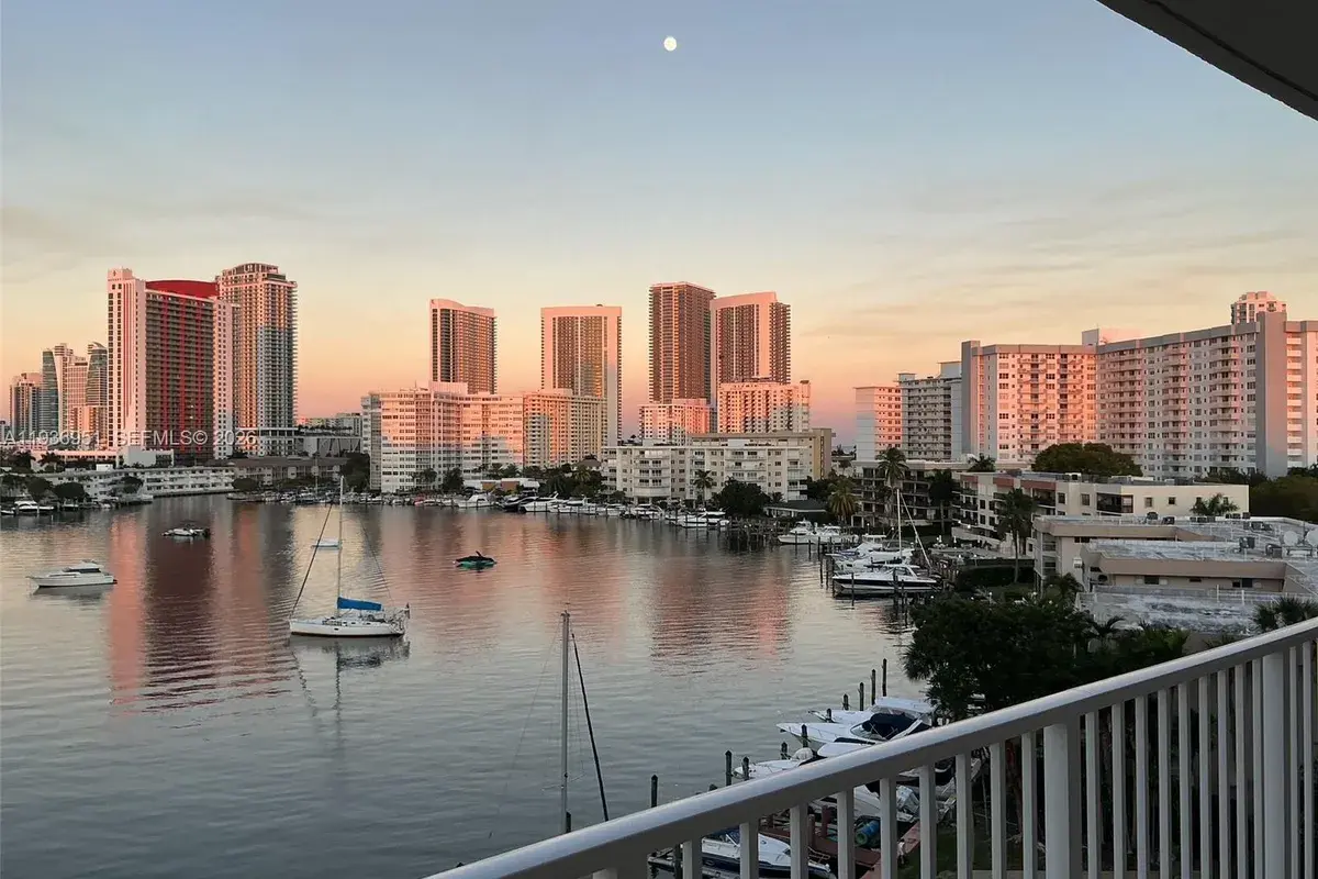 400 Golden Isles Dr # 55, Hallandale Beach FL 33009