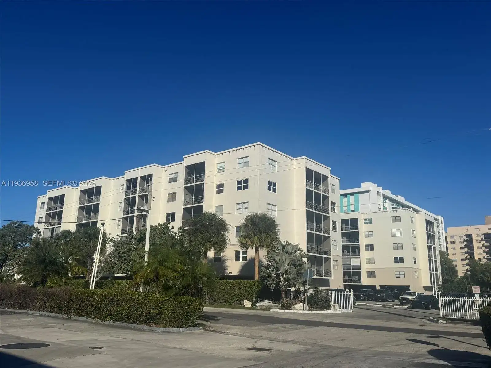 2821 N Miami Beach Blvd # 5P, North Miami Beach FL 33160 photo 2