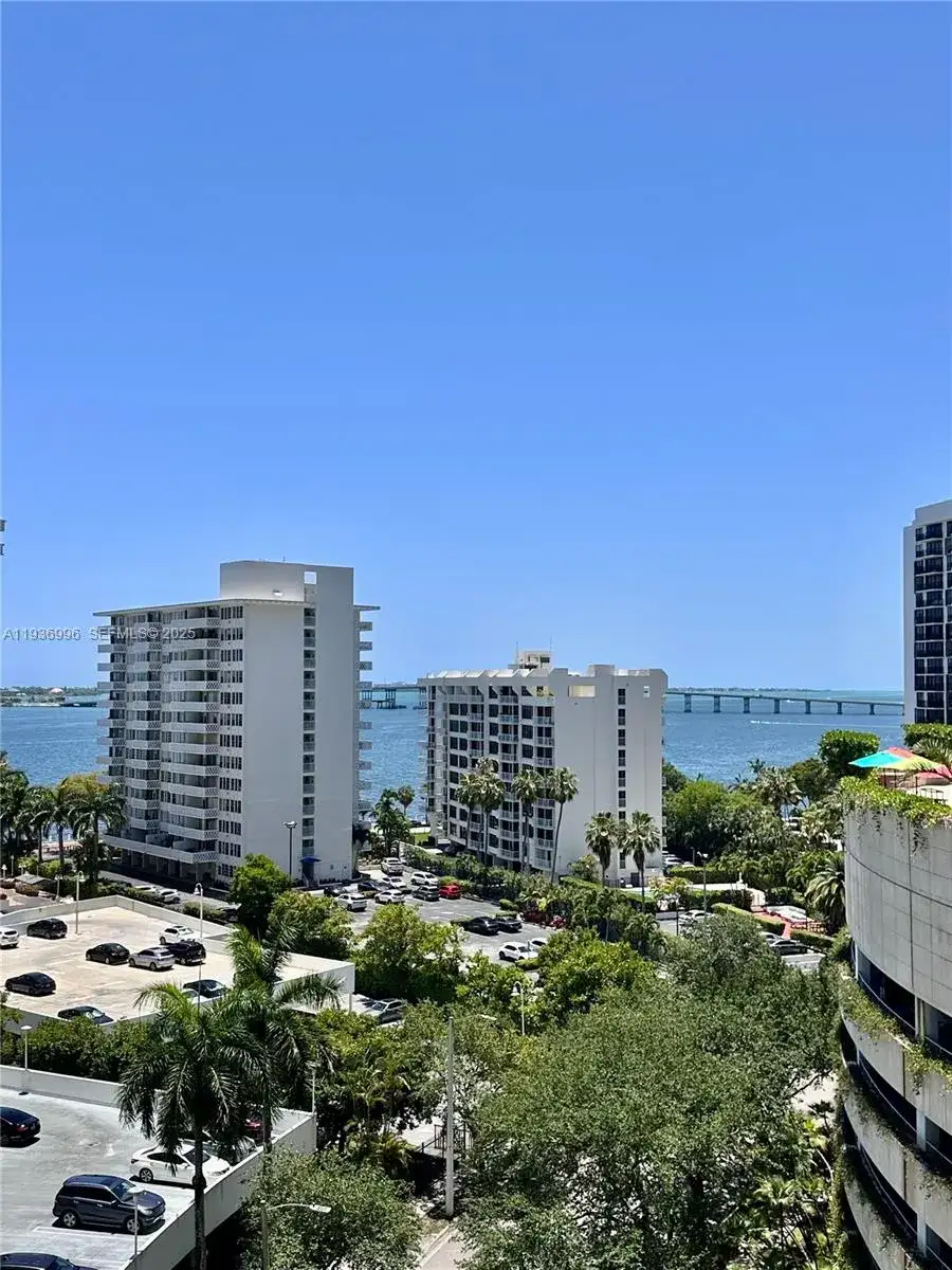 185 SE 14th Ter # 904, Miami FL 33131 photo 2