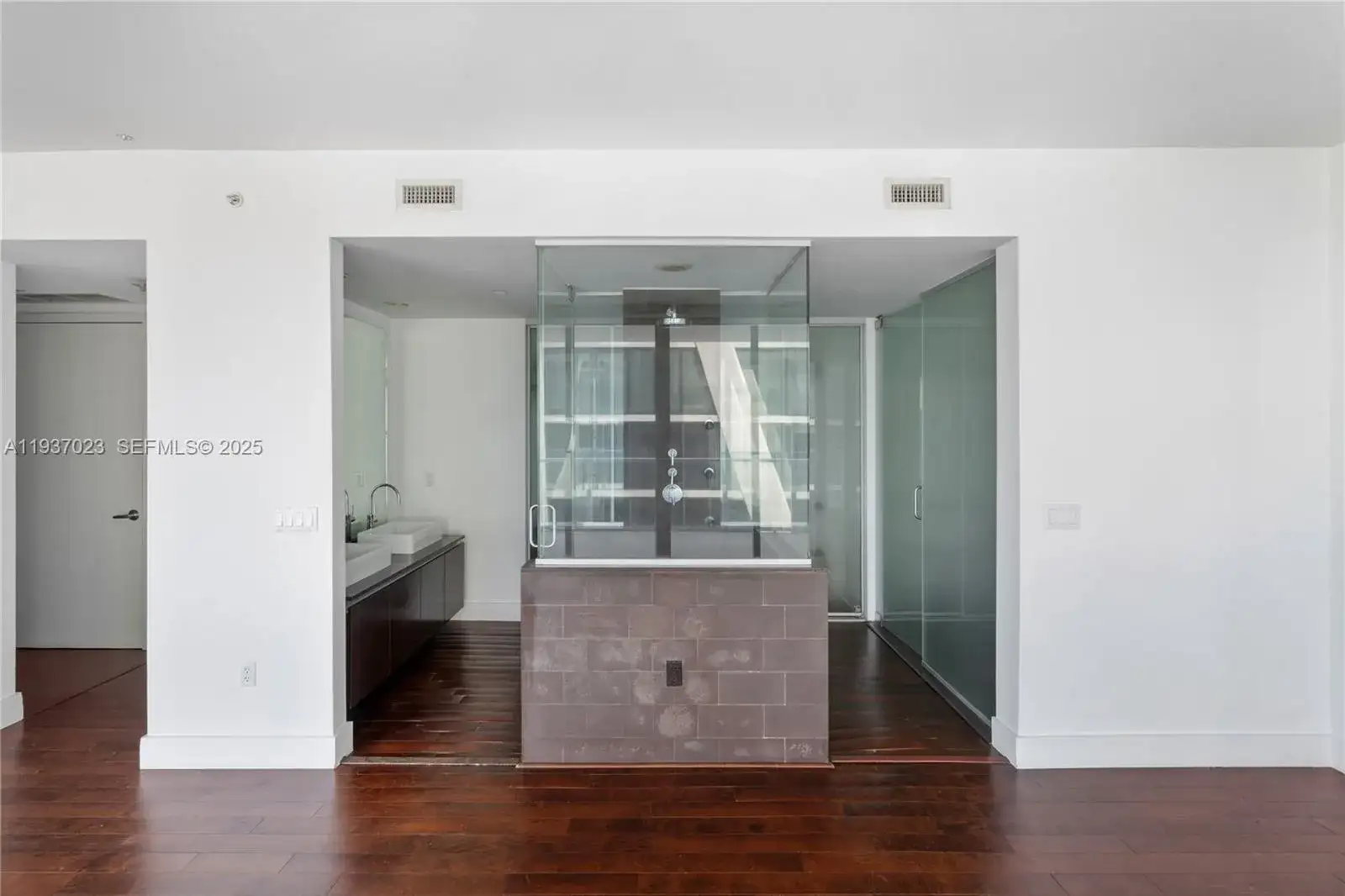 1040 Biscayne Blvd # 4108, Miami FL 33132 photo 5
