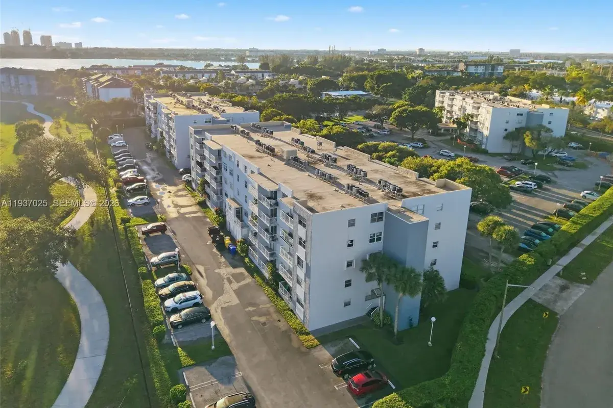 480 Executive Center Dr # 3C, West Palm Beach FL 33401